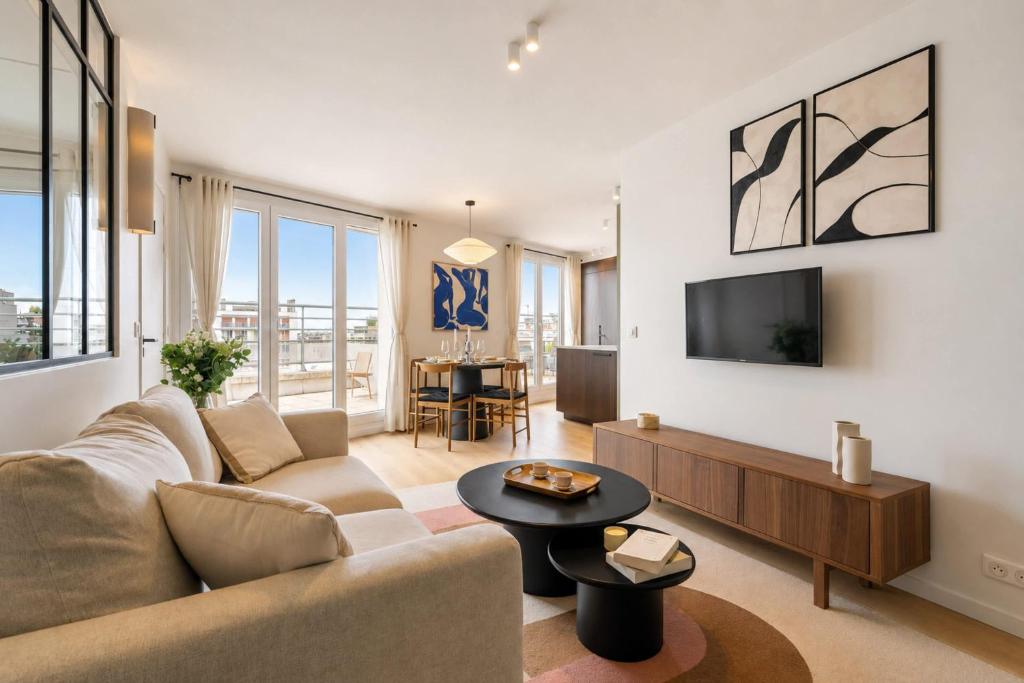 Loft with terrace jacuzzi & lift near Invalides - 1