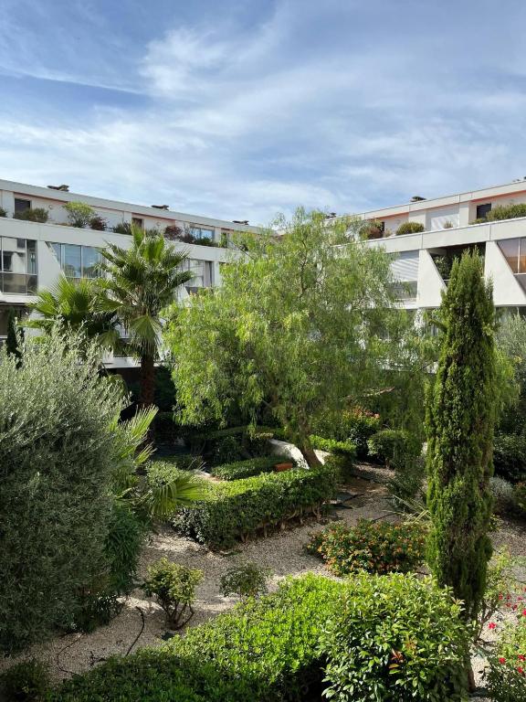 Coeur de ville, t2 pour 4 N13 - 1