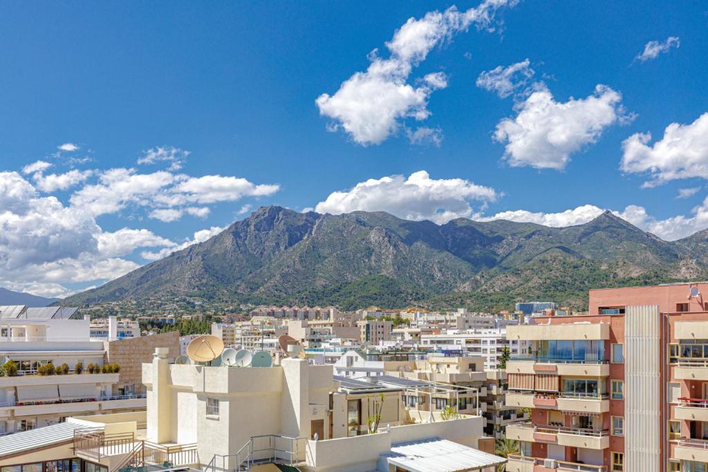 Marbella Beachfront Studio with Twin Beds - 5