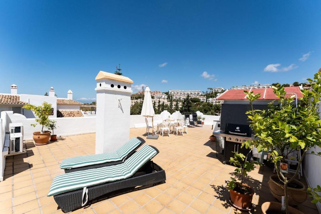 Charming Penthouse in Calahonda with Panoramic views! - 3
