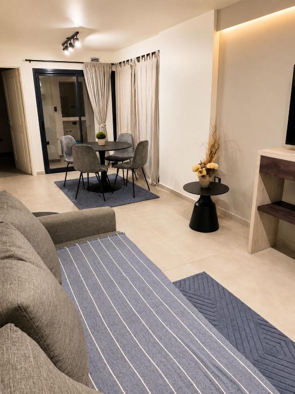 Departamento NVA CBA zona Oulton y S Allende con Pileta y Patio - 3