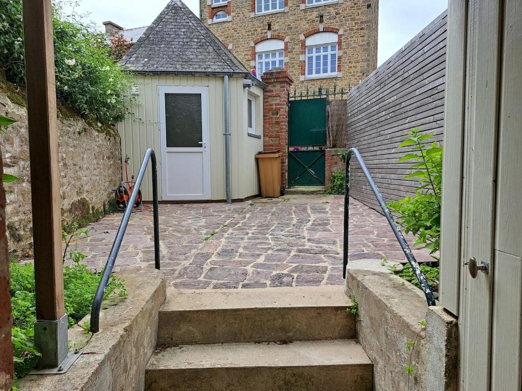 House in the center of Dinard, 250 m from the beach, facing St Malo - 5