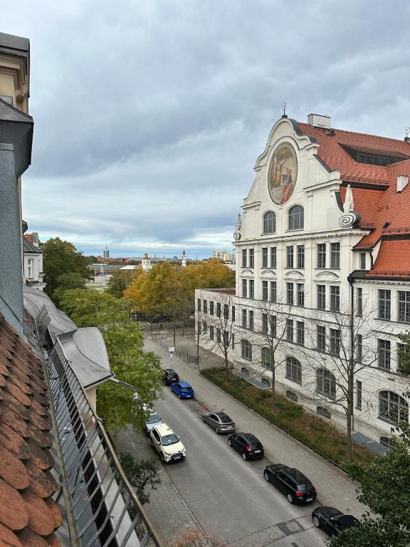 top located 1st-class penthouse with 3 rooms - 1