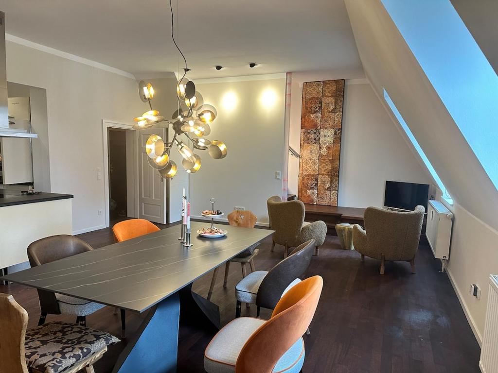 top located 1st-class penthouse with 3 rooms - 4