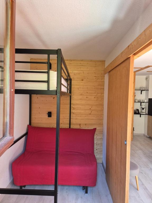 HB 1613 - Beau T2, 5pers, ski aux pieds - 5