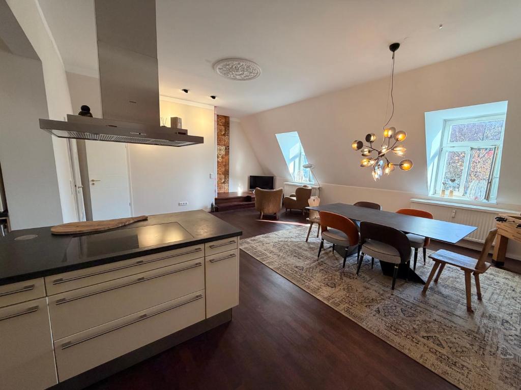 top located 1st-class penthouse with 3 rooms - 3