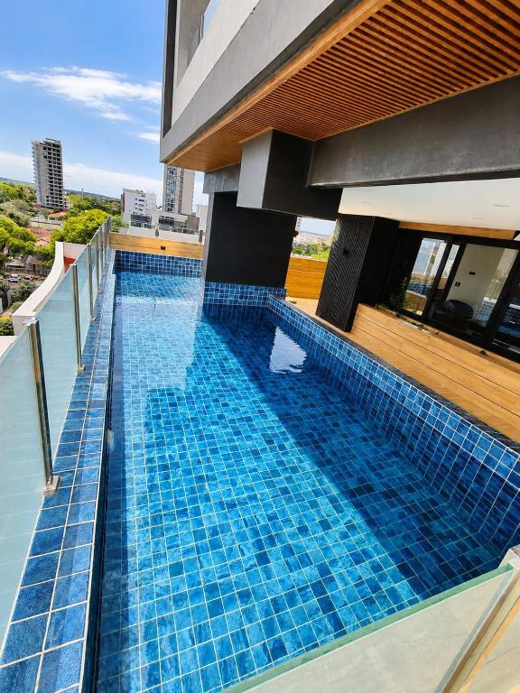 Vive el Lujo Piscina Cine y Gym en Equipetrol - 3