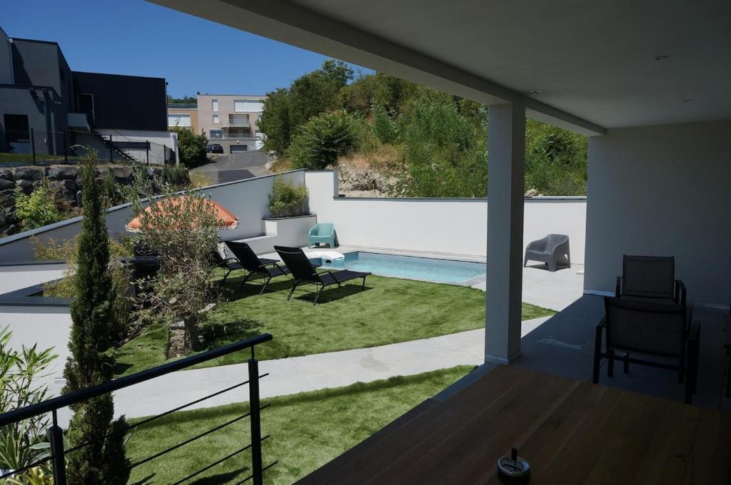 Luxurious villa with pool in Clermont-Ferrand for 12 people - 2