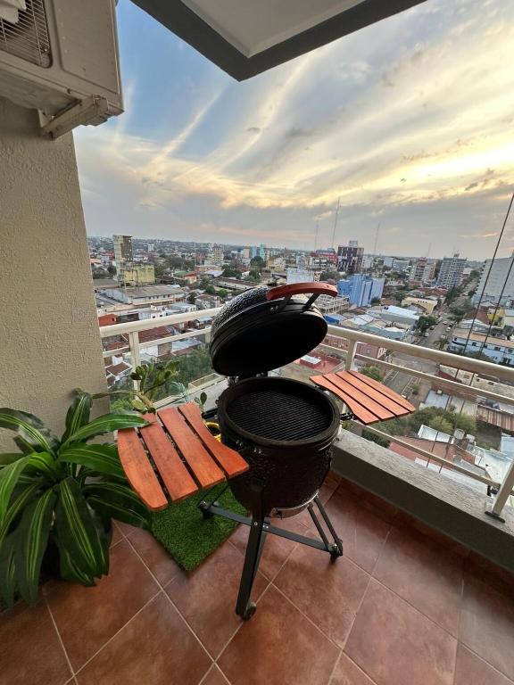 Amplio depto con balcón y parrilla en microcentro - 2