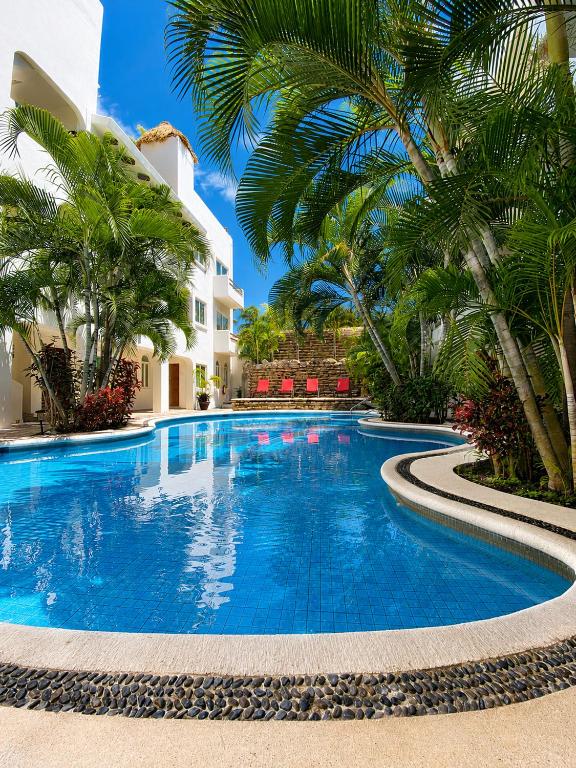 Penthouse 2BD 2BA with Private Rooftop and Plunge Pool - 3