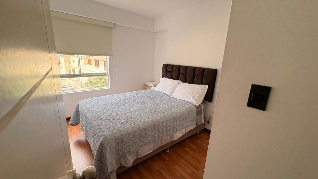Apartment 402-2, tres camas - 4
