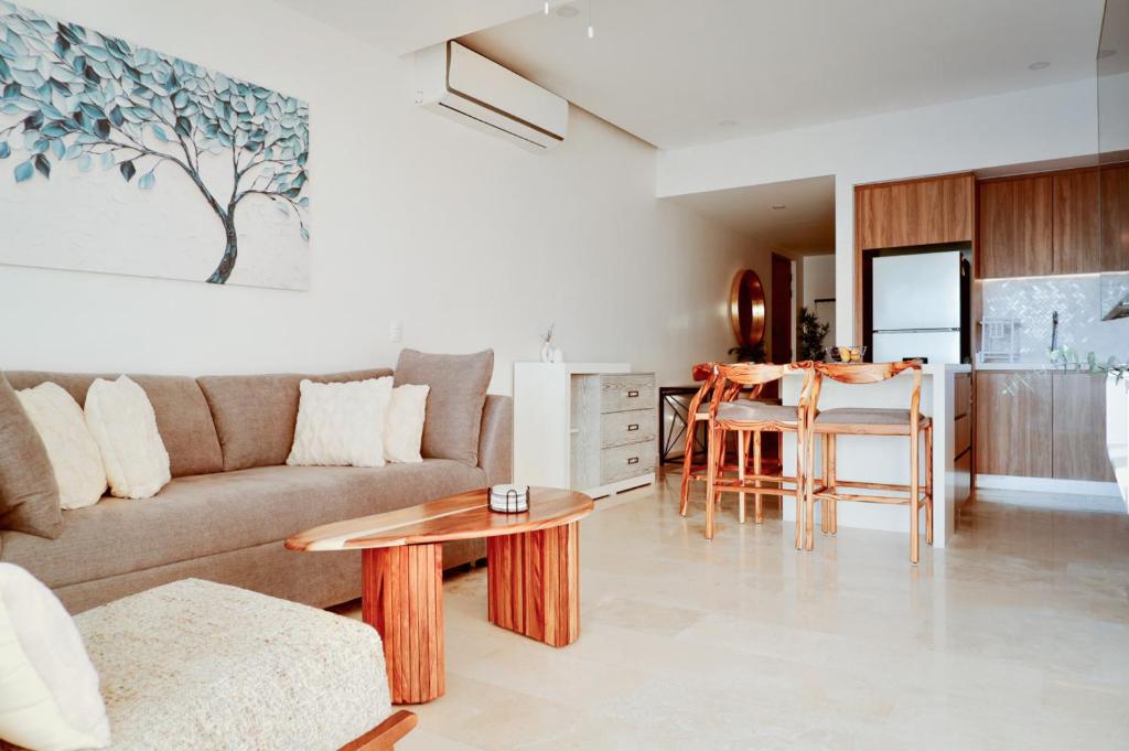 Comfortable 1-Bedroom Beachfront with Great Views - 1