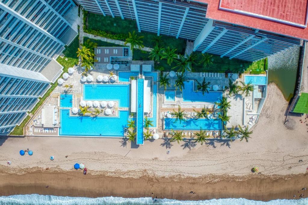 Charming 1-bedroom Oceanfront Condo - 4