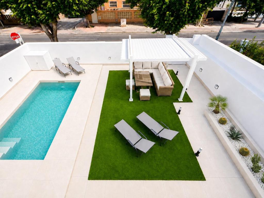 Villa Jardín con piscina privada, playa a 300 metros, 8 pax - 2