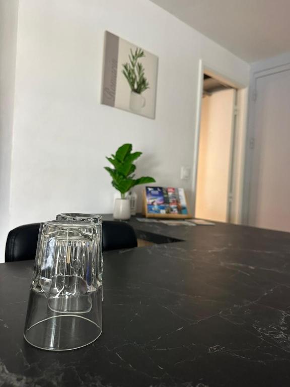 Renovated loft Harbor & beach within walking distance AC Wi-Fi - 4