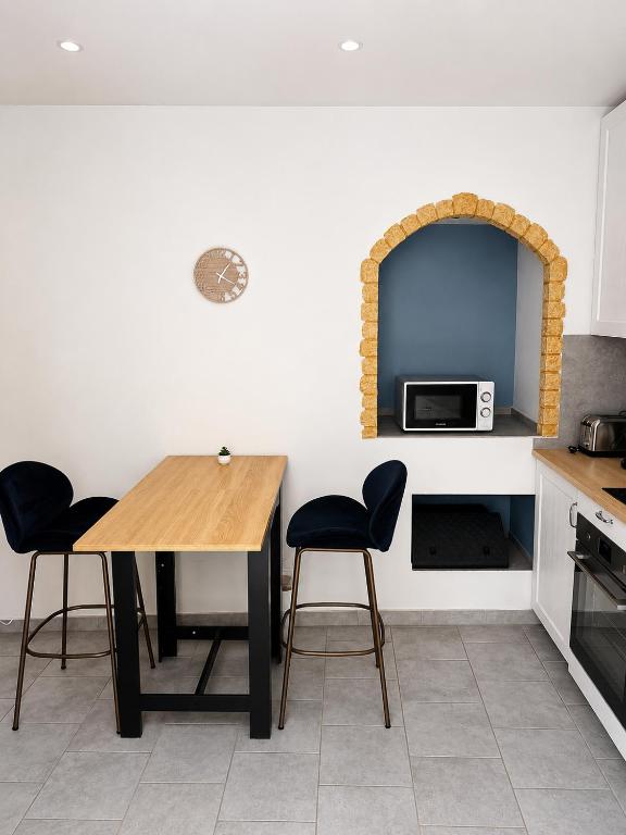 Studio cosy 22 m2 - Centre historique Agde - WiFi et linge - 2