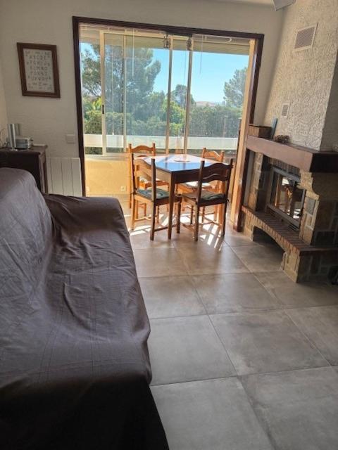 appartement F1 Estérel 50 m plage, parking, résidence sécurisée - 4