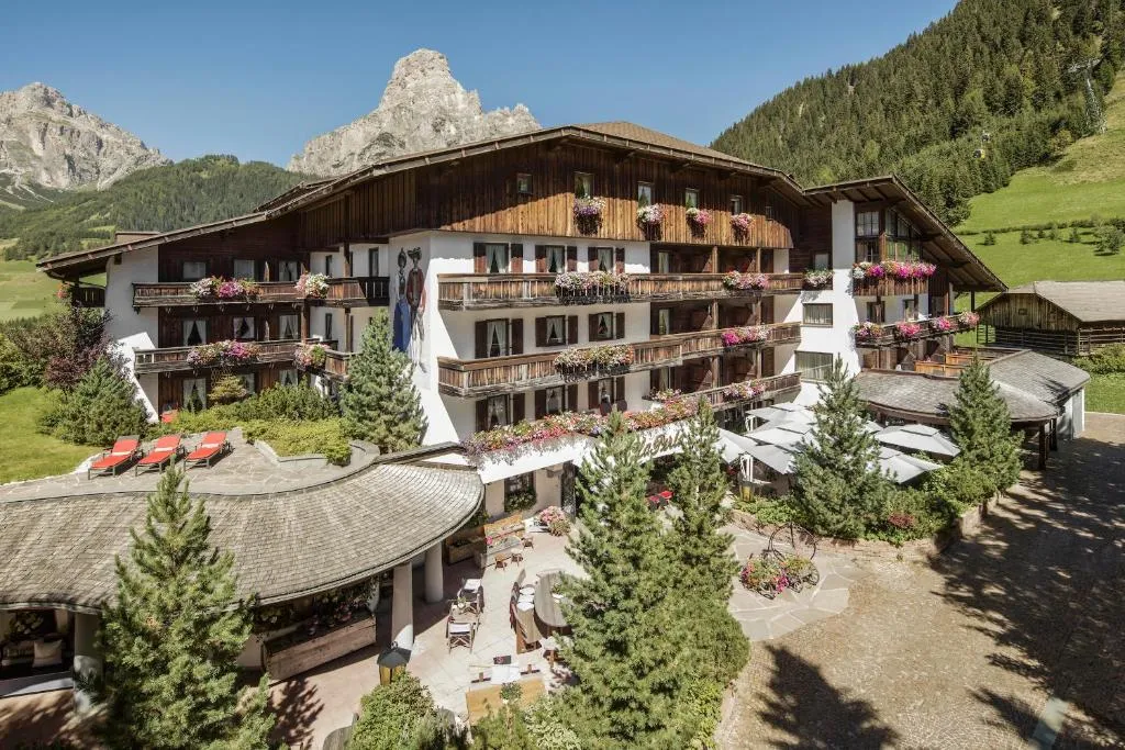 Hotel La Perla: The Leading Hotels of the World, hotel in Corvara in Badia