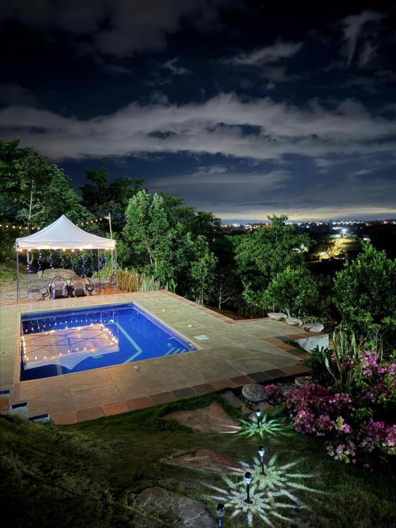 Cabaña familiar con piscina y una gran vista - 4