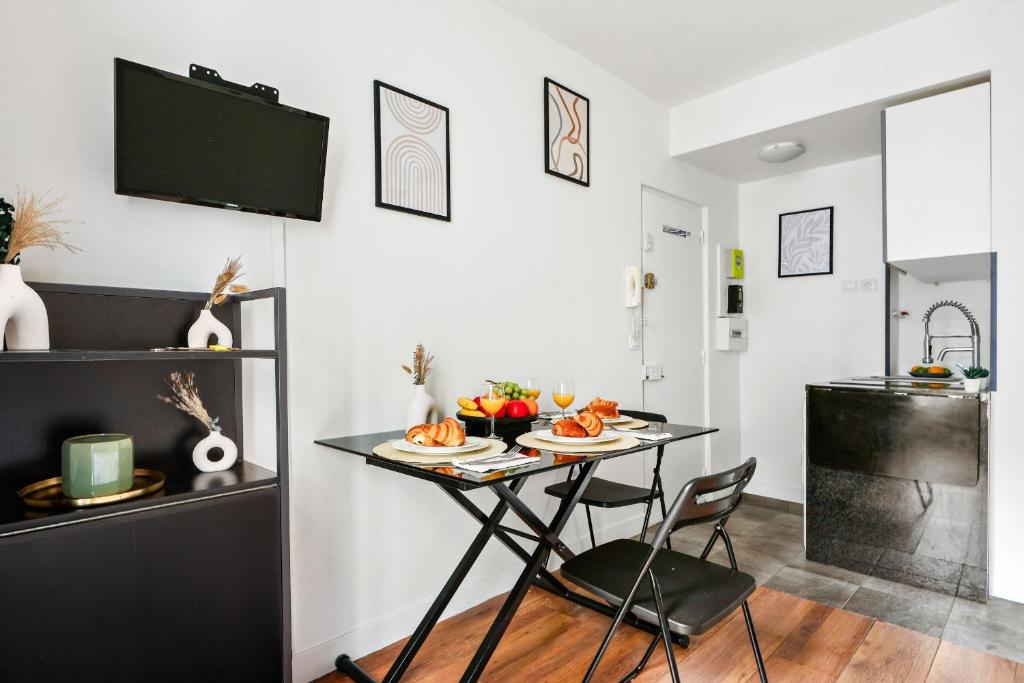 BnBNova - Cozy Stay Near Eiffel Tower & Invalides - 4
