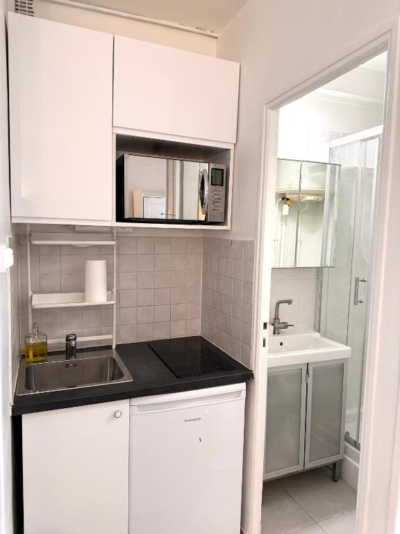 Central Bright Apartment Near Marais - 3