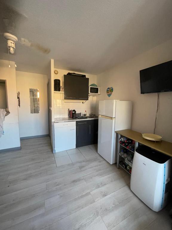 Studio cabine loggia piscine gruissan port - 3