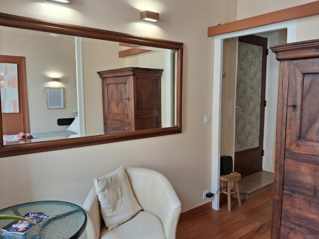 Studio rénové au cœur de Chambéry - 4