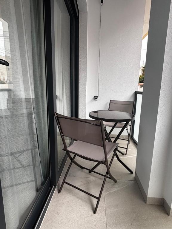 Moja Laguna-Beachside Apartment - 3