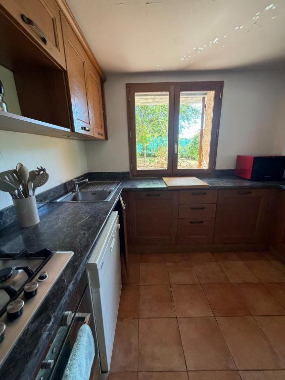 Charming Provençal Villa with Garden Views - 3