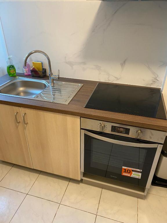 Private room for 1 person in a local home - 2