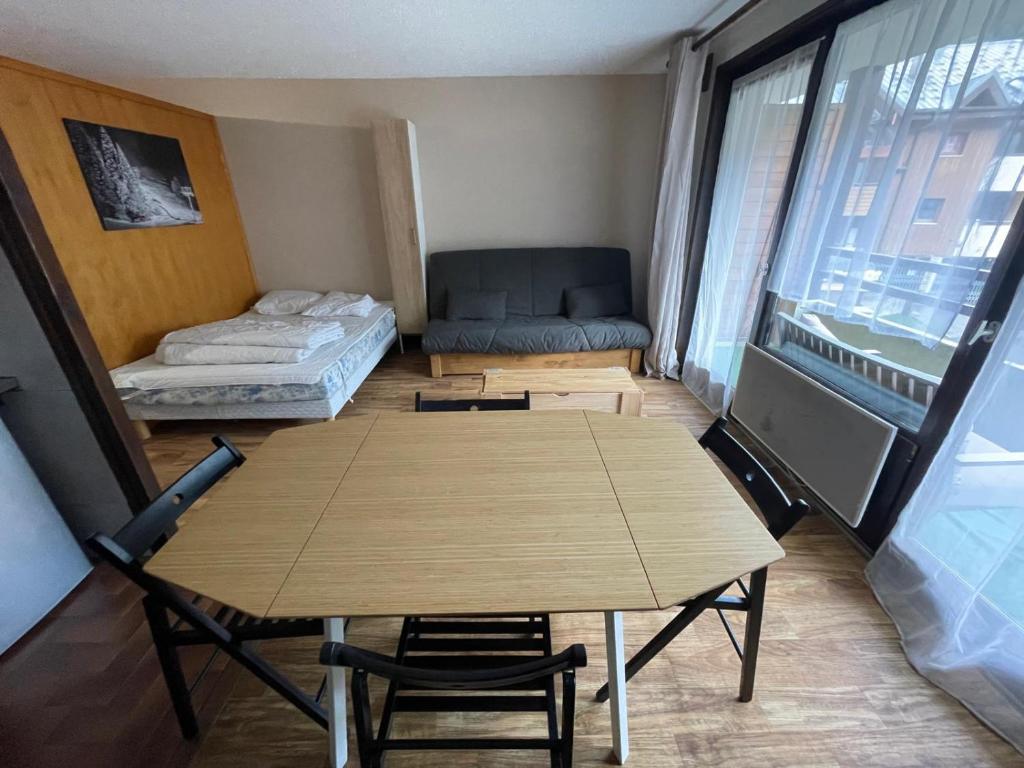 Le Relai S34 - Grand et lumineux studio avec coin montagne 4-6 pers avec WIFI, 50m des pistes, grand balcon exposé SUD, DRAPS NON COMPRIS - 3