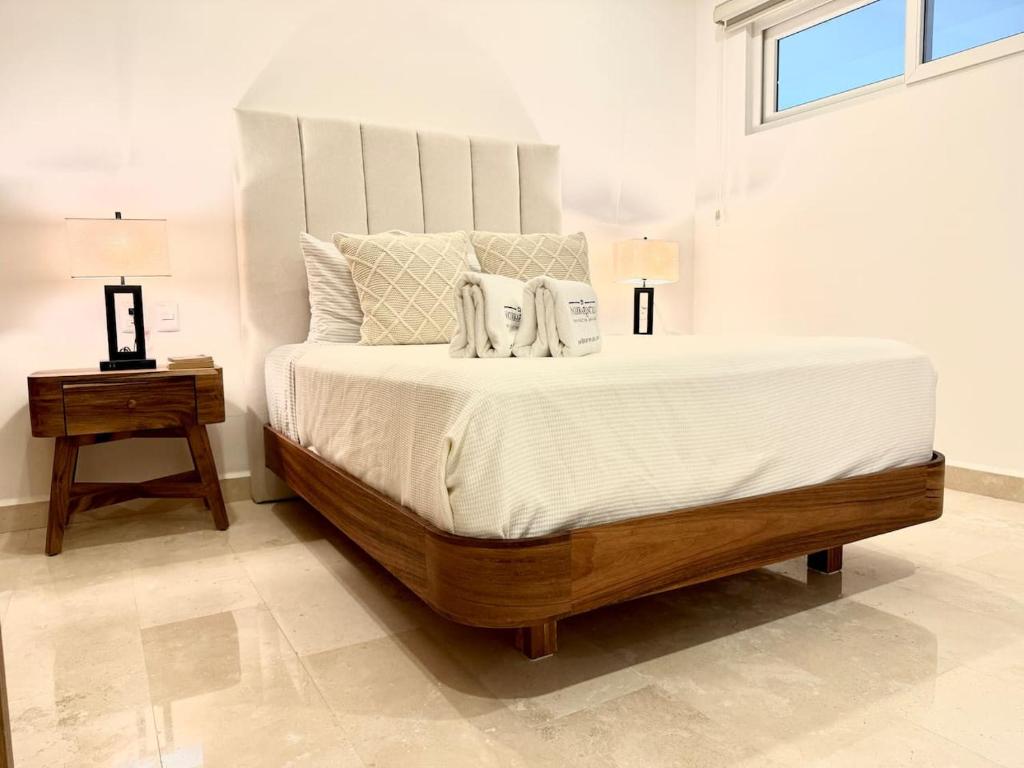 Moikkarentals Beachfront 1BR Harbor171-N1702 PV - 2