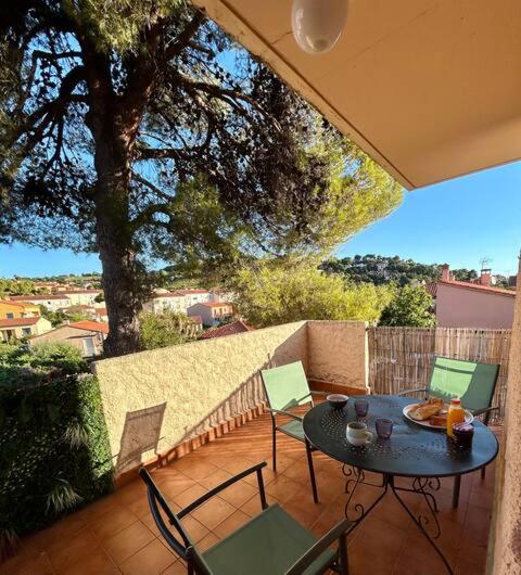 Escapade à Collioure, Terrasse Ombragée Parking Privé et Vue sur les Albères - 1
