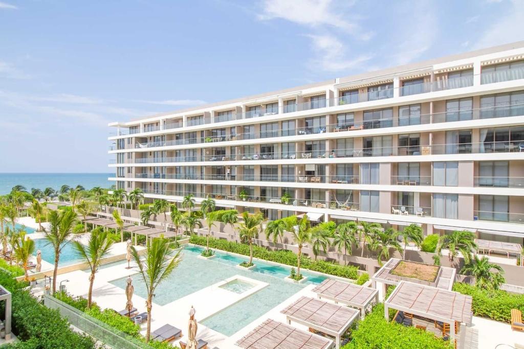 Premium Apartment - Sea View - Private Beach - 1