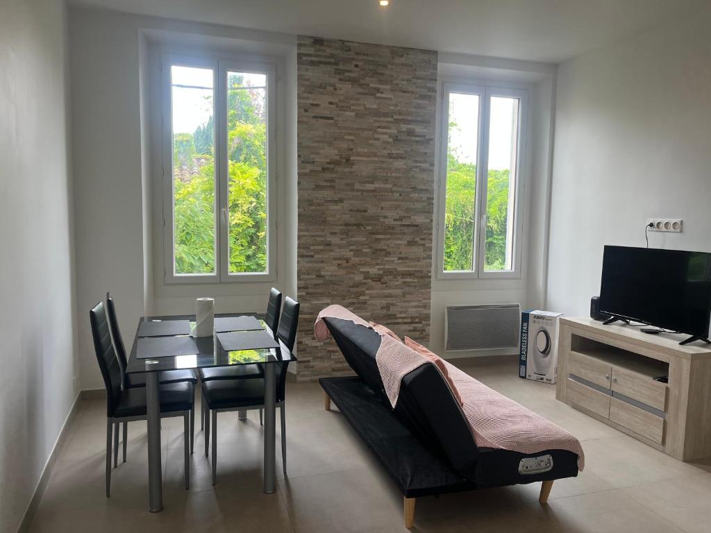 Appartement à 15 minutes de Cannes, au pied des commerces et des transports - 1
