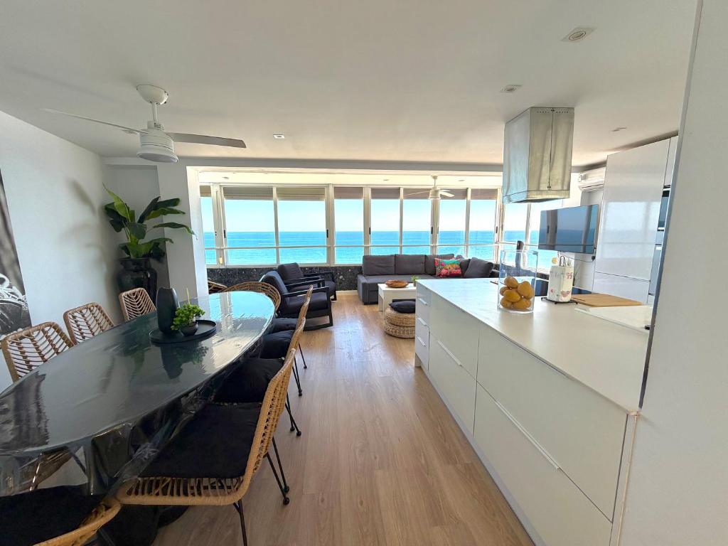 Apartamento duplex FAMILIAS a primera linea en Playa de Gandia - 2