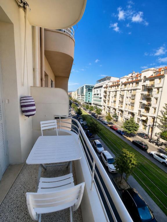 1 min from the beach and Promenade 4 people, clim - 4