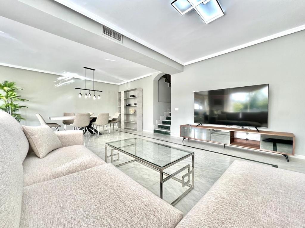 Luxurious Villa on the Golden Mile of Marbella - 1