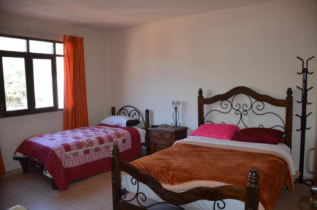 Hostal La Familia - 1