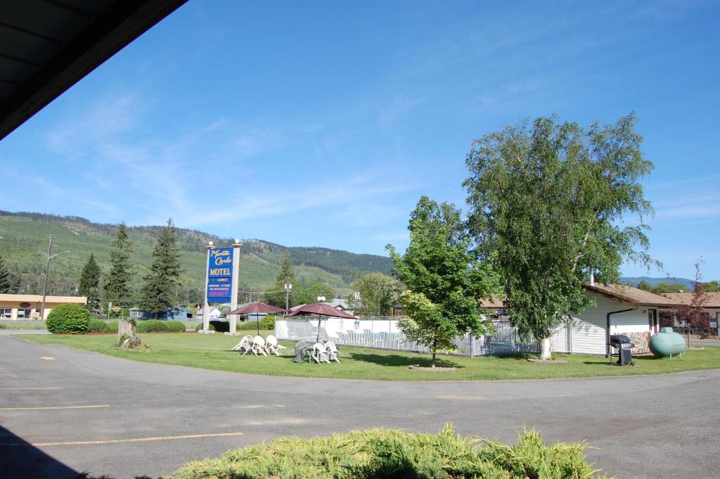 Monte Carlo Motel — Hotel in Barriere (BC)
