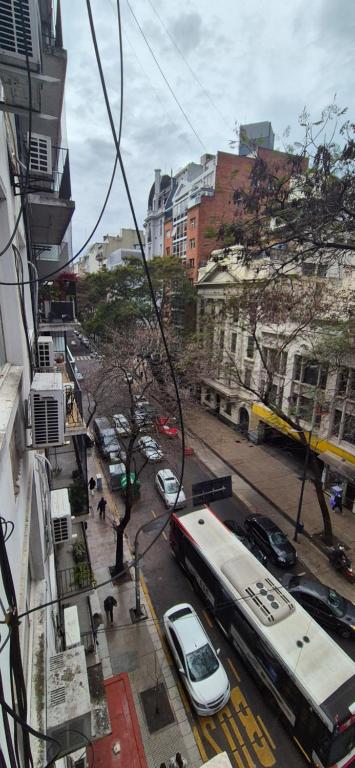 Un abrazo en pleno centro - Cálido, luminoso y en Lavalle y Callao - 3