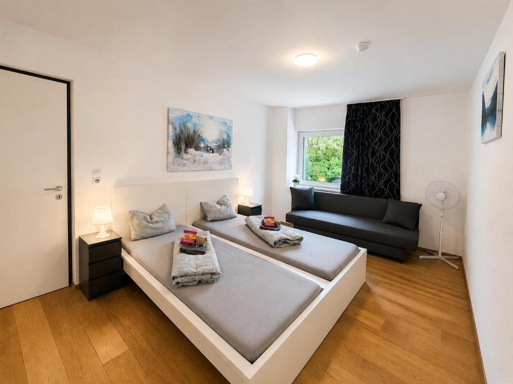 Aldrans Apartment with 3 bedrooms - 3