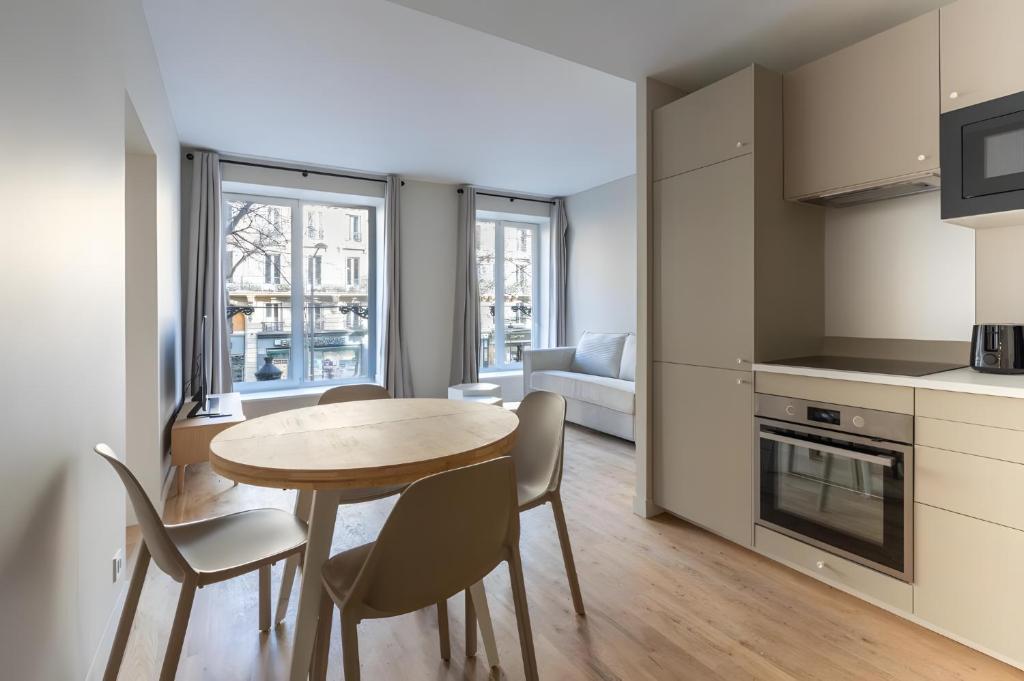 Modern Open-Air Apartment near Montmartre - 3
