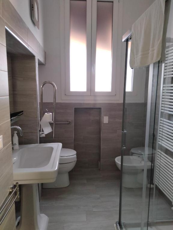 1 DUE TORRI -CASTIGLIONE PALACE Rooms and Suites - BOLOGNA City Center - 5