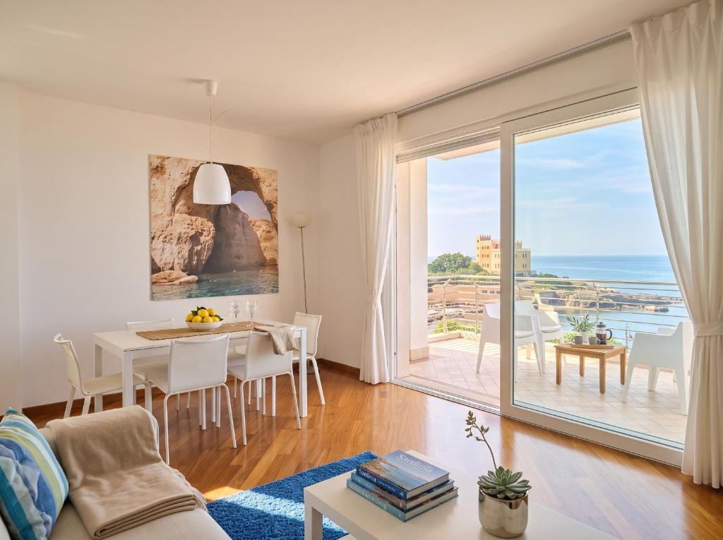 ClickSardegna SeaBreeze Alghero Luxury Waterfront Apartment - 2