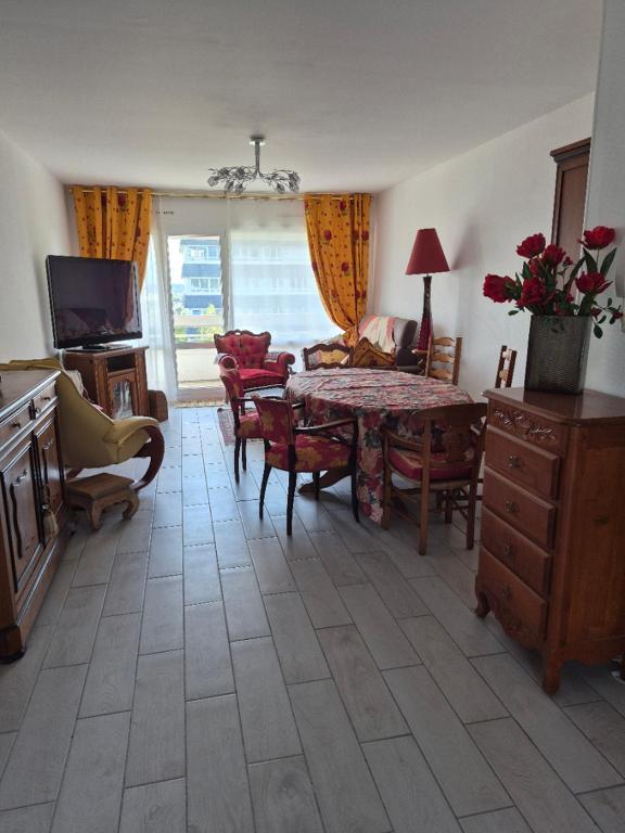 Coquet Appartement avec balcon Caen Nord, proche Mémorial - 1