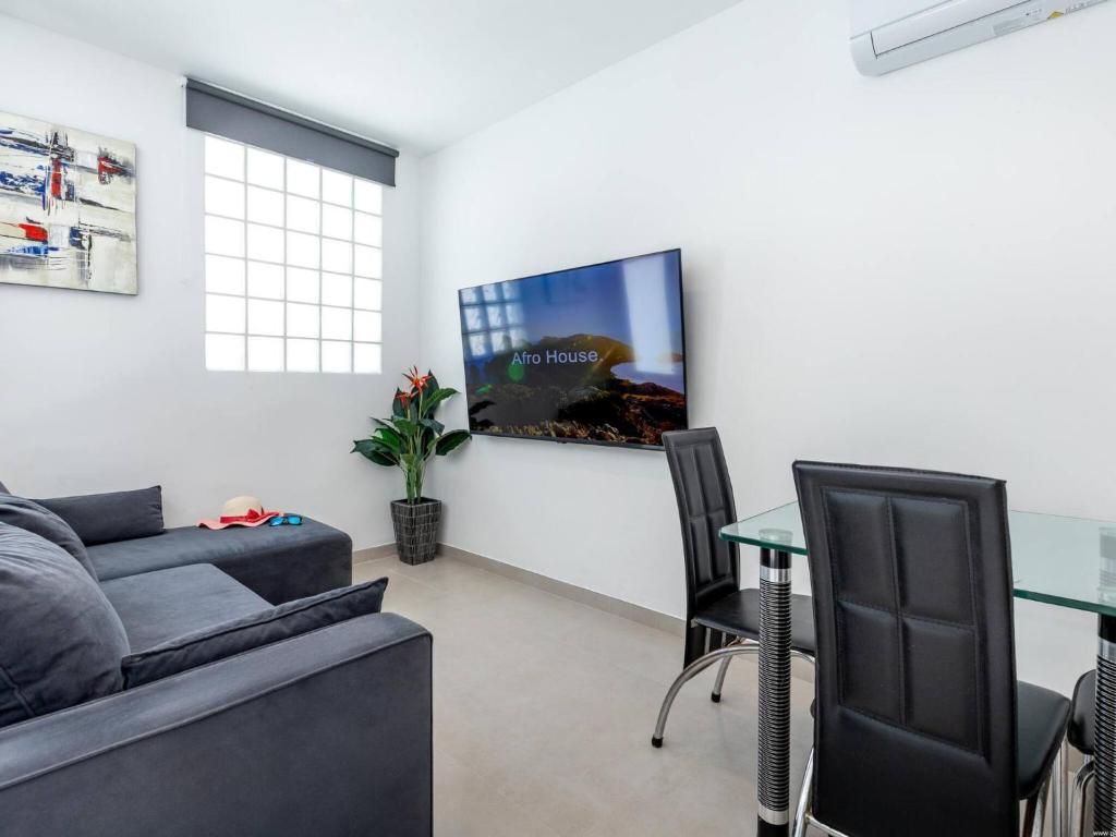 3 Charming Apartment in Las Americas - 3