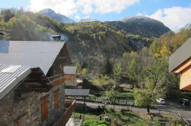 Chalet Chardons - Chalet Authentique pour 8 personnes proche des 3 Vallées MAE-3704 - 5