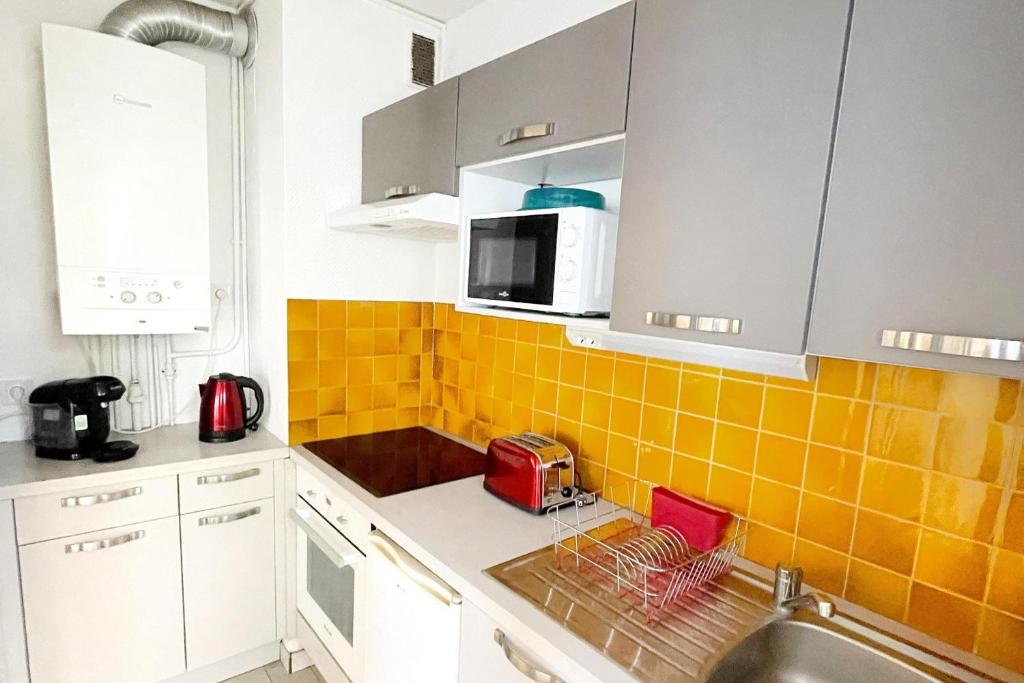 Apartment with balcony - sea view - 4