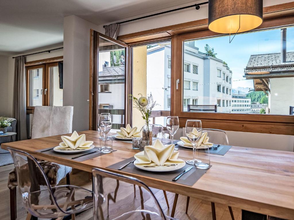 Apartment Chesa Zentrum 10B by Interhome - 2